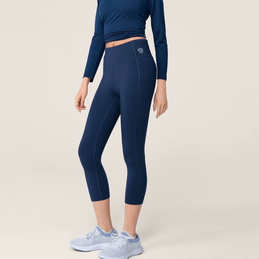 NWOT Allbirds Women’s Natural Legging Capri in True Navy